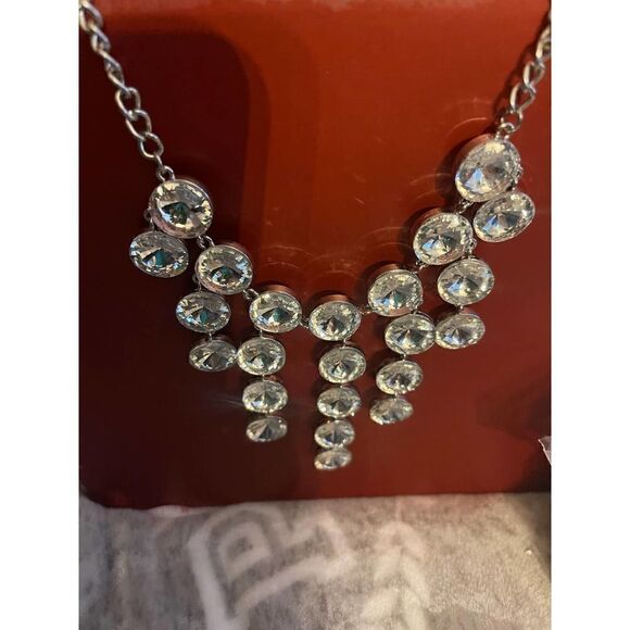 Waterfall drop silver large bezel set round rhinestone - Picture 1 of 7